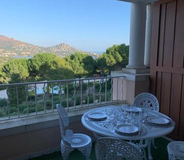 Le Dramont Apartment | SAINT RAPHAEL, CAP ESTEREL Le Hameau. Vue mer