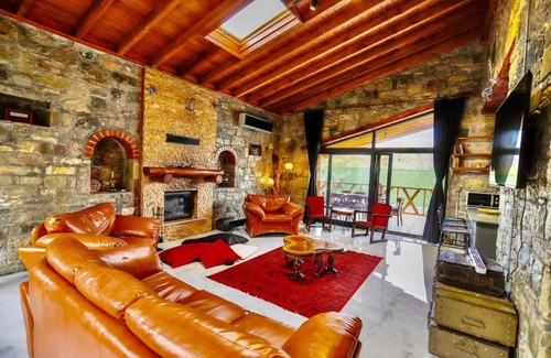 Sapanca Villa | Sakarya Sapanca Kuruçeşme de 3 Oda 1 Salon Özel Havuzlu - Şömineli 6 Kişilik Taş Ev -SPN-3670