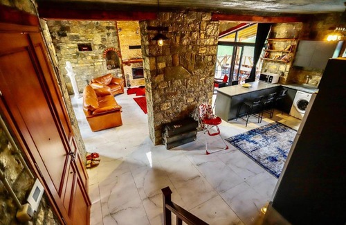 Sapanca Villa | Sakarya Sapanca Kuruçeşme de 3 Oda 1 Salon Özel Havuzlu - Şömineli 6 Kişilik Taş Ev -SPN-3670
