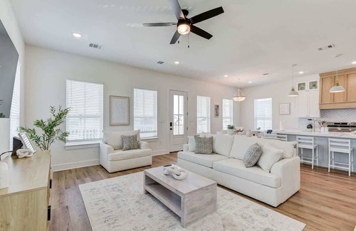 Galveston House | Salt and Stone Villa 8124 - 1 Block From Beach