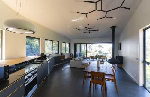 Lilli Pilli House | Salt & Sand at Lilli Pilli, 150m Walk to Beach