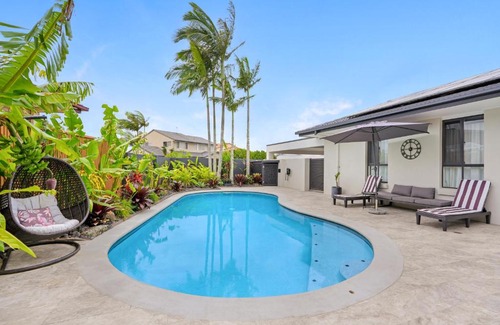 Runaway Bay House | Saltbreeze Boutique Guesthouse