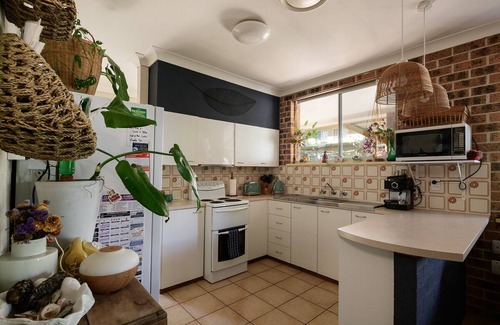 Hawks Nest Villa | Salty Crew villa , Central spot , Pet friendly ,private garden oasis secure yard