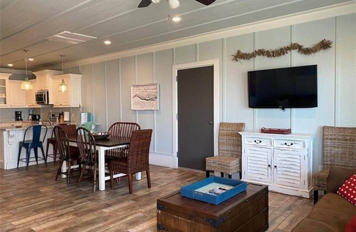 Port Bolivar House | Salty Suites Cottage 1~Beachfront! Opt Beach Cart!