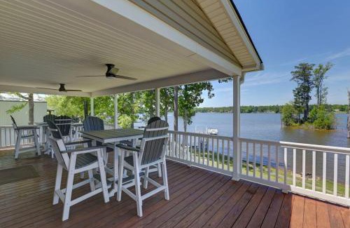 Leesville House | Saluda Shores Sleeps 11