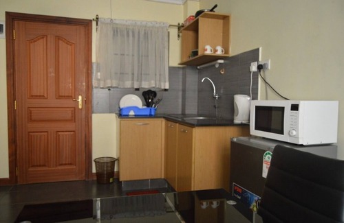 Ngara West Apartment | Sam Suite Studio, very clean and free wifi, secure parking. 5 min walk to CBD.
