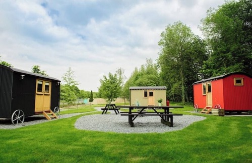 Higher Walton Cabin | Samlesbury Hall Shepherd's Hut