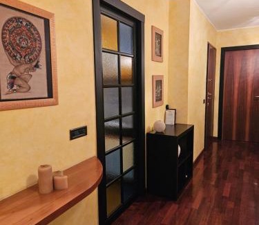 Mozzate House | Samsara Casa indipendente, con giardino privato e box