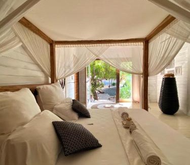 Thulusdhoo Island House | Samura Maldives Guest House Thulusdhoo
