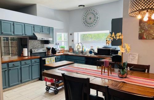 Heritage House | San Antonio Comfort 4 Bedroom 3 Bath home 5 Mins from Sea World