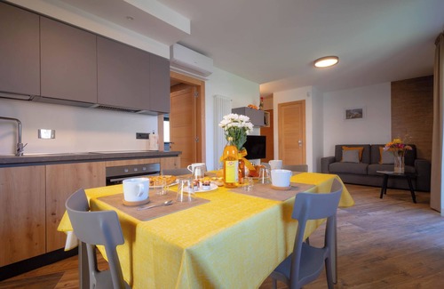 Pont-Saint-Martin Apartment | San Martin Holidays Home: Three-room apartment with garden