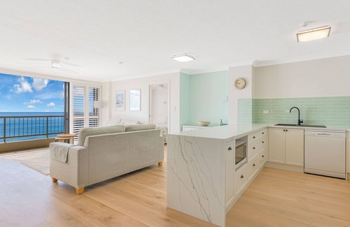 Tugun Apartment | San Simeon 47 - Absolute Beachfront Tugun - Min. 3 Night Stays!