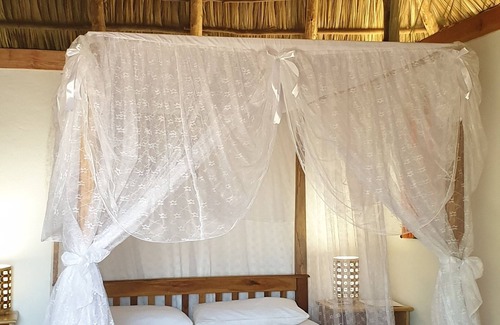 San Juan de Oriente Cabin | San Simian Lodge