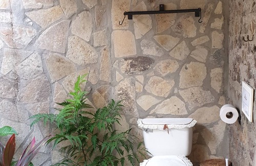 San Juan de Oriente Cabin | San Simian Lodge