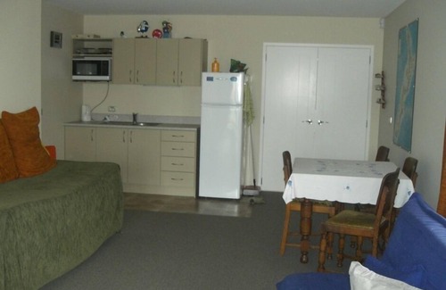 Waihi Beach Apartment | sand and waves moments away