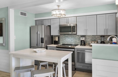 Seacrest Condo | Sand Cliffs 108: Steps to beach & pool access + Free Attraction Tickets!