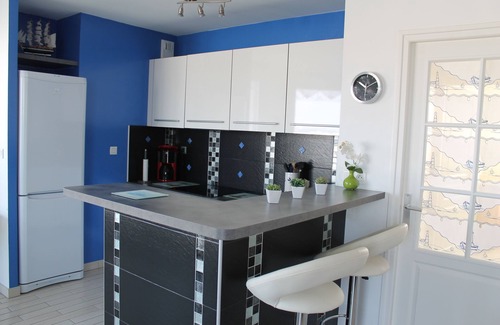 Les Sables d'Olonne Apartment | Sand on foot. T2 standing 60 m² + terrace + garage. Linen & linen provided
