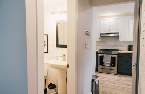 Picton House | Sandbanks Escape (5 min drive) on Sheba’s Island | Pet-Friendly Cottage
