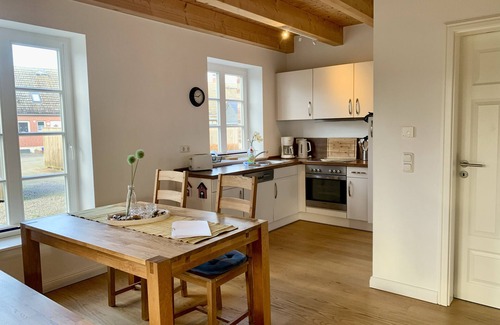 Gross Schwansee House | Sandcastle apartment, 10 minutes from the natural beach