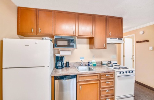 Downtown Cannon Beach House | Sandcastle Inn #606 - Beachcomber Vacation Homes