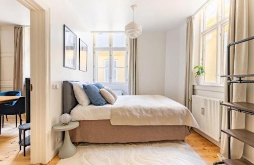 Copenhagen City Centre Apartment | Sanders Tivoli 2, Spacious 3 Bedroom near Tivoli