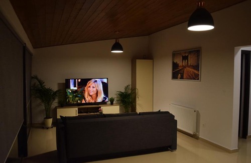 Pauleni-Ciuc Apartment | Sanderson Apartments