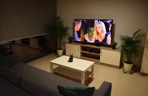 Pauleni-Ciuc Apartment | Sanderson Apartments
