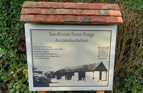 Sittingbourne House | Sandhurst Farm Forge Self Catering Stableblock