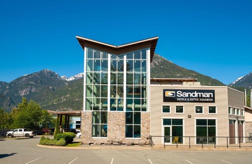 Squamish Hotel | Sandman Hotel and Suites Squamish