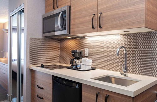 Burnside Hotel | Sandman Hotel Victoria