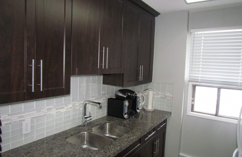 Connaught Condo | Sandpiper - Furnished Executive 2 Bedroom Condo