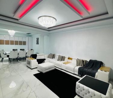 Greater Johannesburg Metropolitan Area Apartment | Sandton Atherstone Luxury