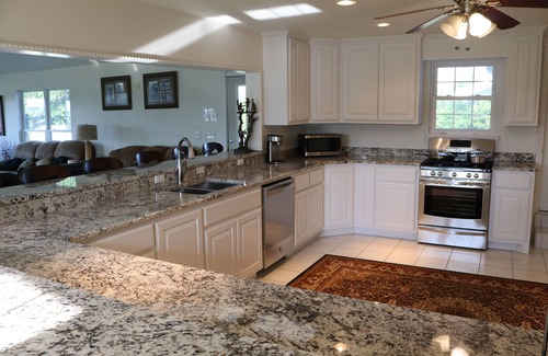 Longtown Villa | Sandy Beaches-Lake Accessn6000 sq. ft. -Sleeps 25 n9 bedrooms, 4 bathrooms