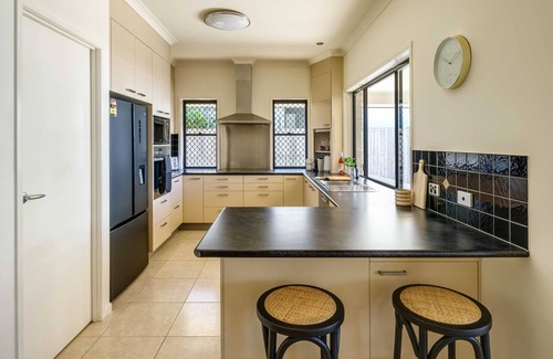 Warana House | Sandy Feet Retreat in Warana