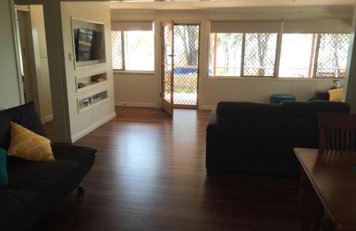 Point Vernon House | Sandy Footprints