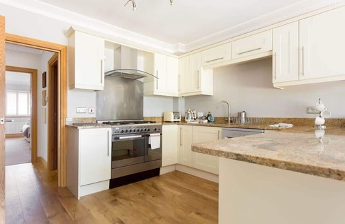 Sandbanks Apartment | Sandy Shores - 2-bed flat on Sandbanks Peninsular