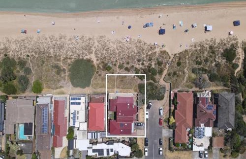 Frankston House | Sandy Shores Estate- Long Island