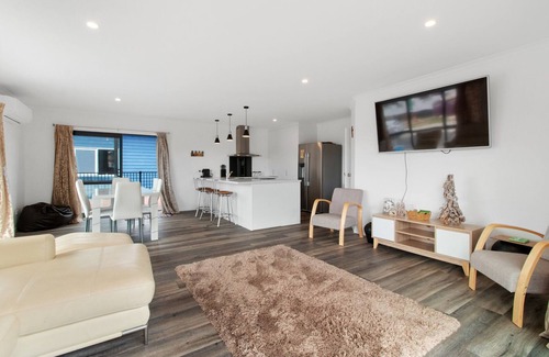 Waihi Beach House | Sandy Shores - Waihi Beach Holiday Home