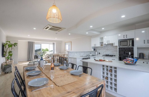 South Bunbury Apartment | Sandy Souls, Beach Front Escape