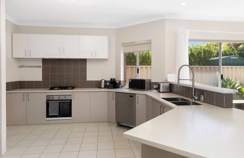 Abbey House | Sandylands Busselton with WiFi