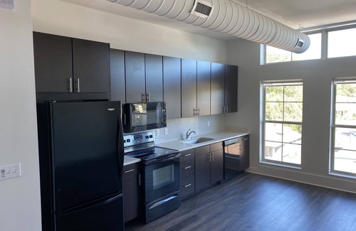 Cooper-Young Historic District Apartment | * Sanitized, Safe, Perfect location in Cooper Young *
