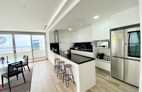 Puerto Santa Ana Apartment | Santa Ana Guayaquil Lux Coliving Ecuador