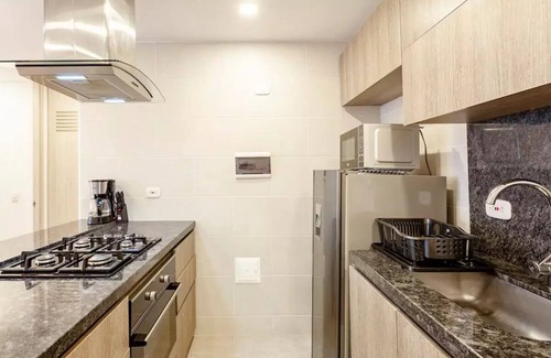 San Patricio Apartment | Santa Barbara Central Fantastic Apartment