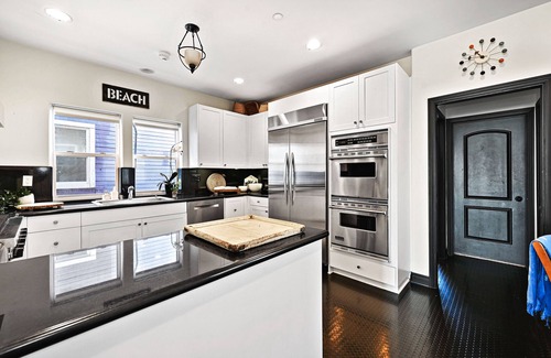 Downtown House | Santa Monica Beach Front 3 Story Home, 2024 Renovated