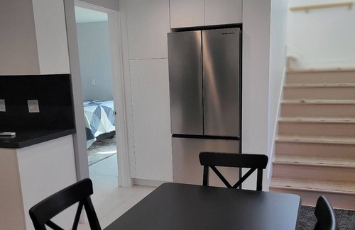Sunset Park House | Santa Monica Special 4800/Mo 2Bd 2Ba like a house