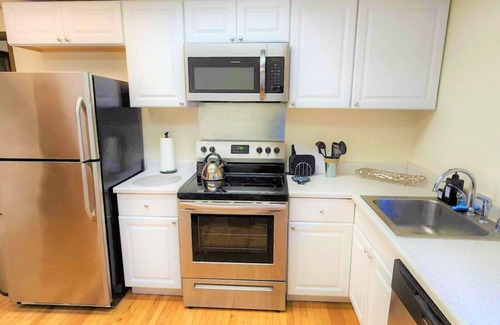 The Villas House | Santana Row 4BR Stay – Heart of Silicon Valley