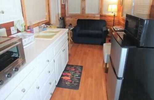 Lyons House | Santiam Canyon Tiny House on Private 1+ Acre