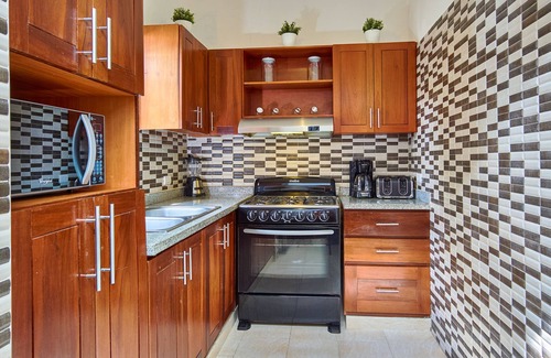 Gascue House | Santo Domingo Colonial 5-Bedroom Pool Villa✔️