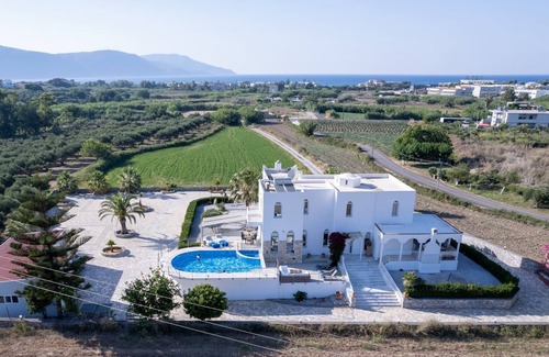 Kavros Villa | Santo Villa, a riveting group sanctuary!