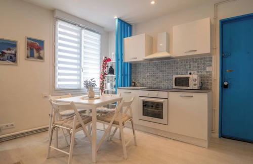 Sainte Marie - Saint Leon Apartment | Santorini Escape ~ Jacuzzi & Relax